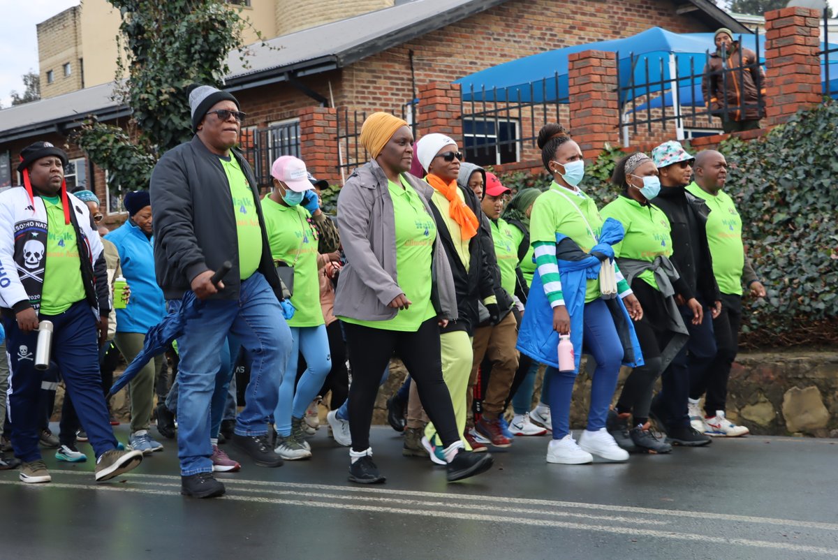 UNLesotho's tweet image. 👟 Step by step, we can build climate resilience! 

Today, Hon. Letsema Adontši, Minister of Environment and the UN RC joined Basotho and development partners in the #Walk4Climate, demonstrating a united commitment to climate action and a greener, more sustainable Lesotho. 🌍🌿