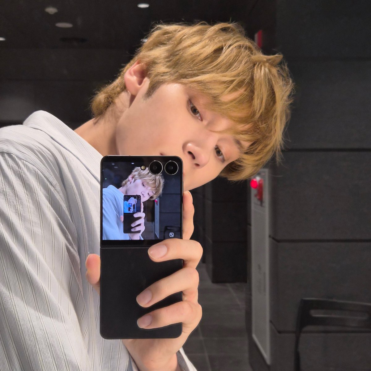 jungbbosong's tweet image. 너얼굴재능있어..
