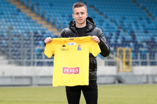FutbolnietyPL's tweet image. Wspominałem ostatnio o ekstremalnej serii meczów rozegranych pod rząd przez Bartka Wolskiego, ale przeglądając moje statystyczne archiwa znalazłem jeszcze jedną passę z niedalekiej przeszłości, którą warto wytłuścić. A chodzi o naszego dinozaura @FilipWojcik17, który od…