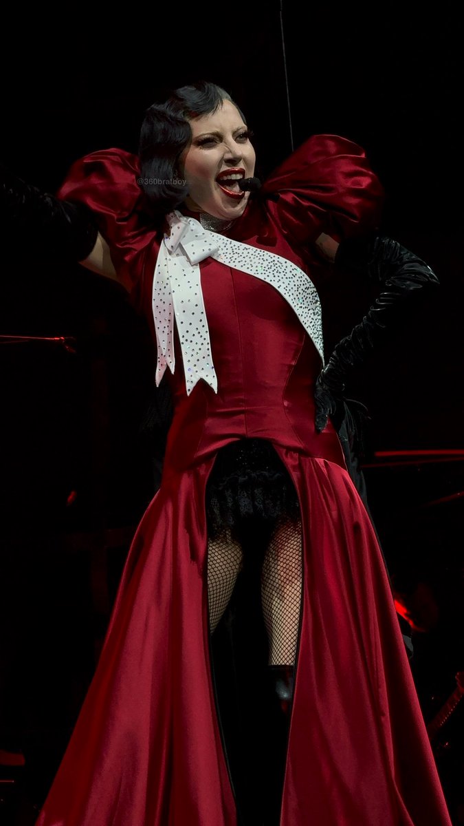 mayhembygaga's tweet image. Lady Gaga wore a white sash at night 2 of The Mayhem Ball in San Francisco tonight!
πΈ @360bratboy