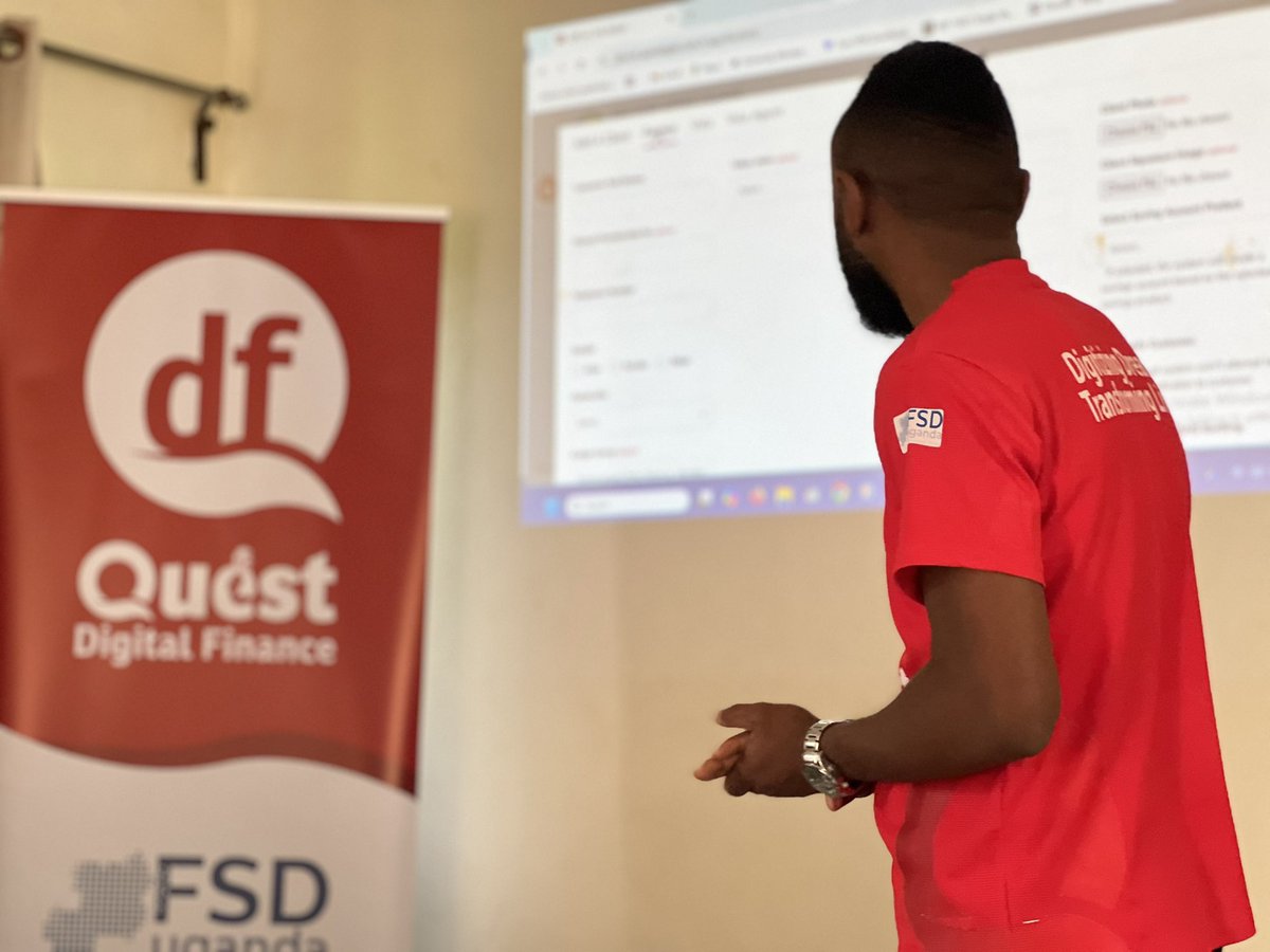 JOnyait's tweet image. Meet #Amongin, a market agent in Serere, shattering stereotypes! She’s digitizing VSLAs, aggregating demand, and enabling input credit for farmers. At a Soroti training, she’s empowering women to embrace digital tech, transforming lives. @questdigito @fsduganda @stanbicug @UNCDF…