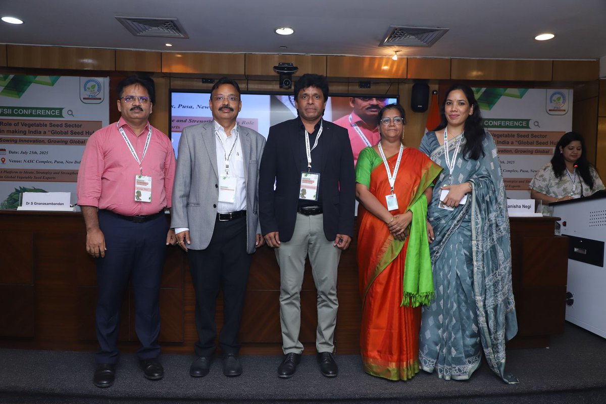 Exciting discussions at the #FSII Vegetable Conference on streamlining seed movement! Experts emphasized the power of collaboration in enhancing efficiency and supporting India's journey to becoming a global seed hub. Together, we can cultivate a sustainable future! #SeedIndustry