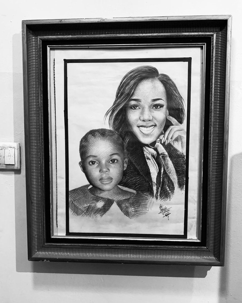 Cynthia Katanga,MBA (@katangacynthia) on Twitter photo Bonjour <a href="/Tychickmalelo/">Tychick malelo</a> , merci pour ce portrait qui traverse le temps… Une image de mon enfance, une autre d’aujourd’hui. Les traits ont mûri, les expériences m’ont façonnée, mais l’innocence et l’amour sans calcul sont restés intacts. Que Dieu te bénisse pour ce cadeau unique Bonjour <a href="/Tychickmalelo/">Tychick malelo</a> , merci pour ce portrait qui traverse le temps… Une image de mon enfance, une autre d’aujourd’hui. Les traits ont mûri, les expériences m’ont façonnée, mais l’innocence et l’amour sans calcul sont restés intacts. Que Dieu te bénisse pour ce cadeau unique