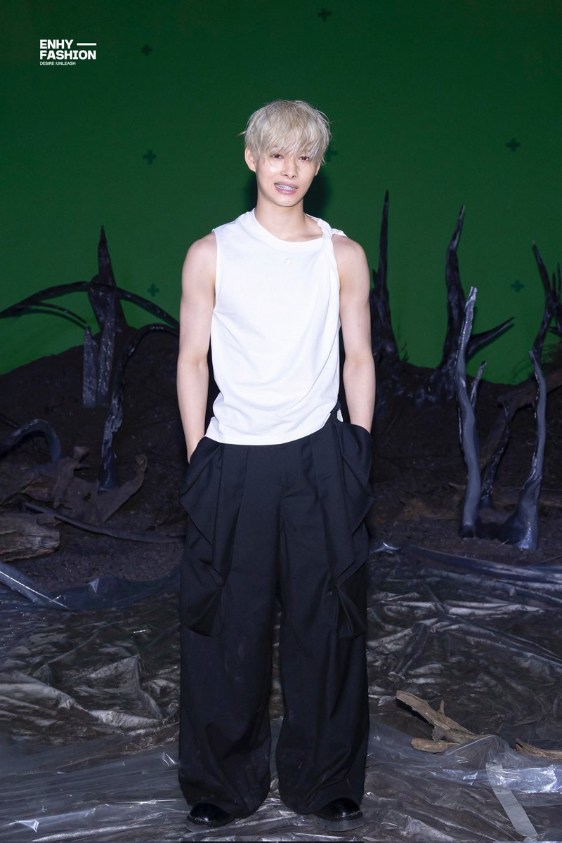 (20/22) 

<a href="/ENHYPEN_members/">ENHYPEN</a> <a href="/ENHYPEN/">ENHYPEN OFFICIAL</a> #ENHYPEN #엔하이픈 #NI_KI #니키
