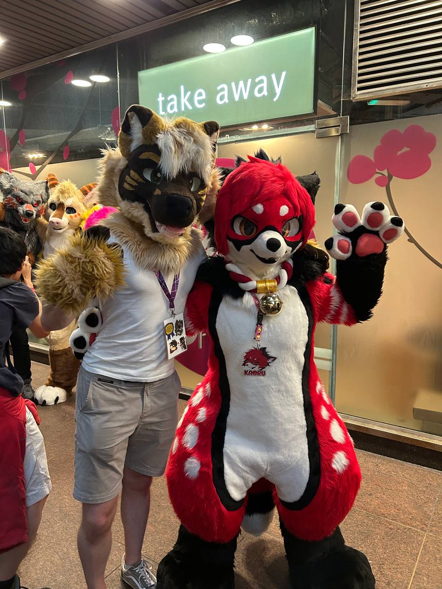Kasper 🦆 (@kasperquack) on Twitter photo Found a <a href="/KaoruFox/">Wandering Fox 🔜 Core Element</a> at LFM summer party! It's always a pleasure to see this fellow fox 🦊
#FursuitFriday Found a <a href="/KaoruFox/">Wandering Fox 🔜 Core Element</a> at LFM summer party! It's always a pleasure to see this fellow fox 🦊
#FursuitFriday