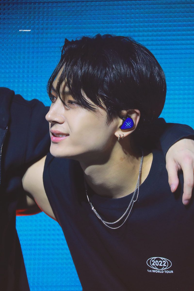 🚨| notice: i deleted all my uploads from the bluejays community. i’ll be reuploading them here on my profile so they’re dependent on me, not the community. 😄