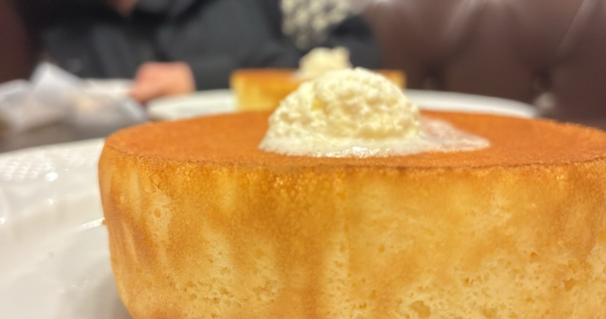 カホン　パンケーキイエロー　B プリン風パンケーキ 2個入」が発売中♪ ふんわりもっちり食感の
