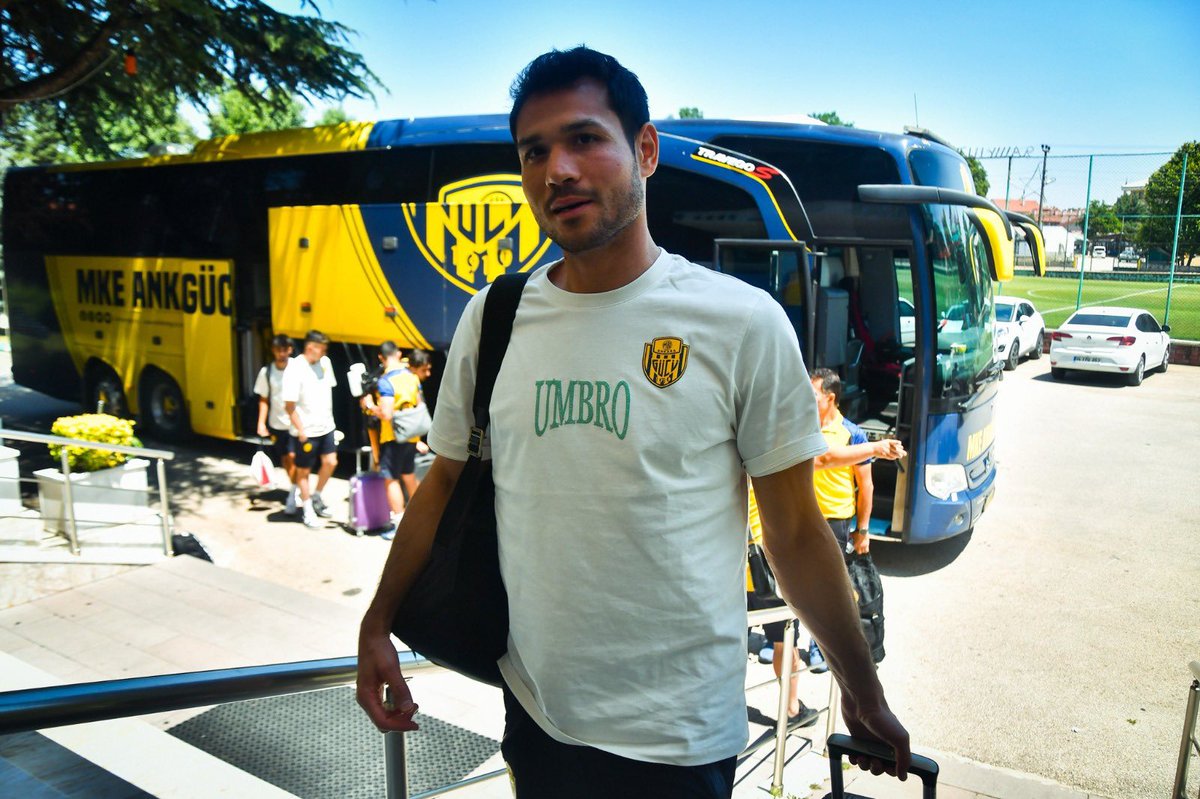 🔵🟡MKE Ankaragücü’nün Bolu kampı başladı!

📌1 Temmuz’da Beştepe Tesisleri’nde başlayan sezon hazırlıklarının, 2. etabı bugün Bolu’da başladı. 

📌Sarı – lacivertliler burada hazırlık maçları oynayarak, lig hazırlıklarını sürdürecekler. 

📌Kamptan bilgileri Haber Ankara sosyal