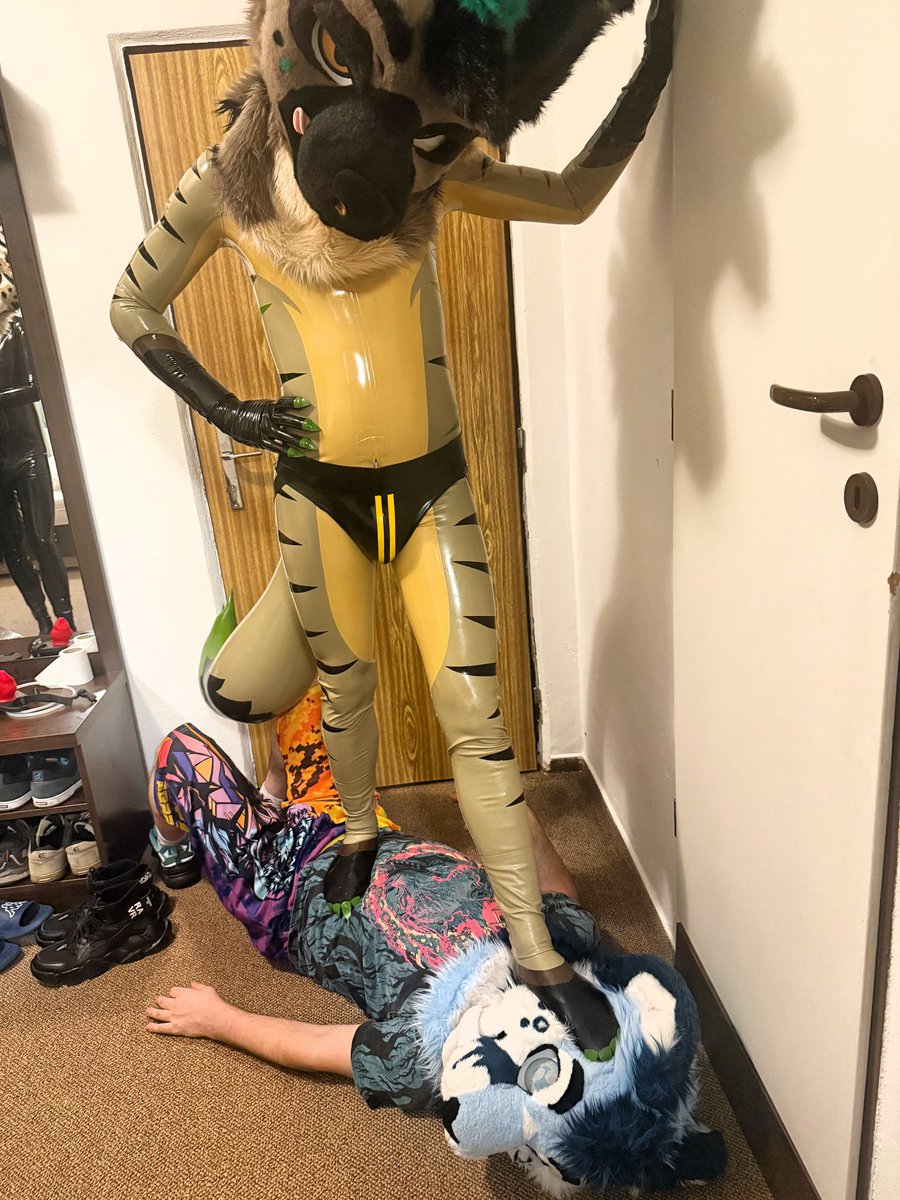 RolandAdvenfure (@rolandadventure) on Twitter photo Getting stepped by The Huffiest Hyena <a href="/skittleshusk/">Swizz / Skittles ๐ฎ๐ช ๐ FOLSOM/Animalz, EF</a> ๐๐๐ซ Getting stepped by The Huffiest Hyena <a href="/skittleshusk/">Swizz / Skittles ๐ฎ๐ช ๐ FOLSOM/Animalz, EF</a> ๐๐๐ซ