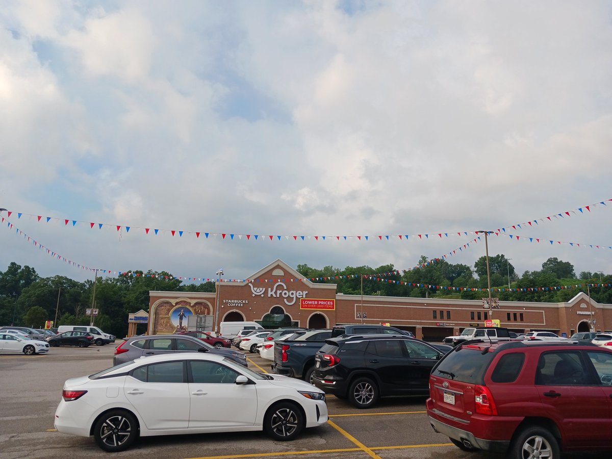 BSteinbachWTOV9's tweet image. Today on News 9 Sunrise!
@kroger in Steubenville is hosting a grand re-opening! We'll be here for the ribbon cutting and a look inside. Details @WTOV9