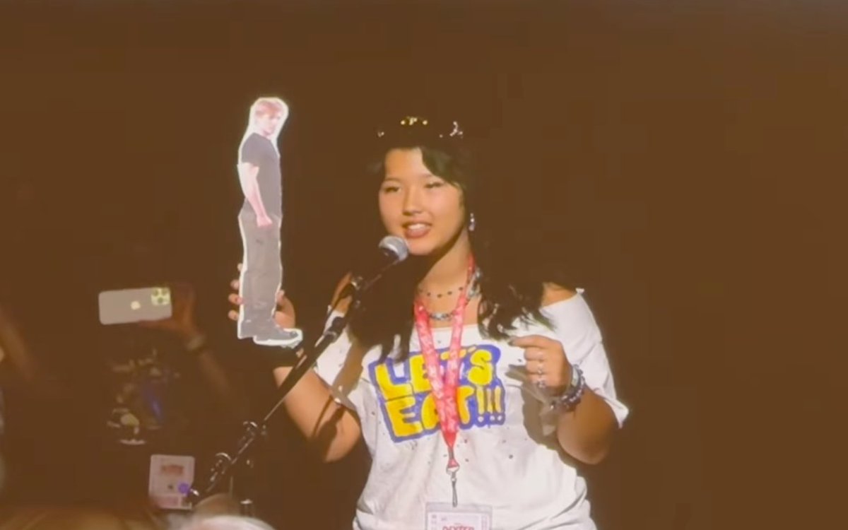 blondchameleon's tweet image. where tf did this girl get a life size josh hutcherson cutout???