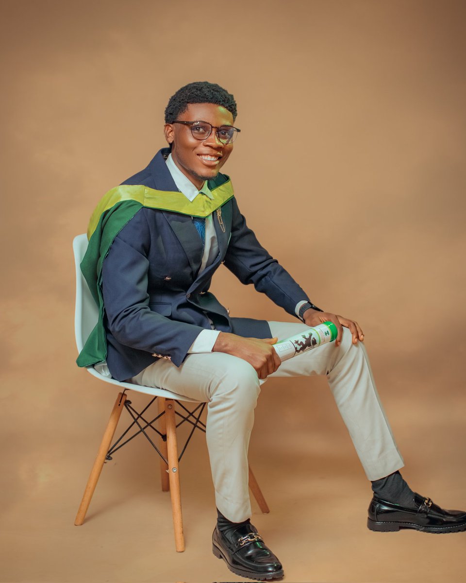 E4Exalted's tweet image. And so it goes..
B.Sc, University of Nigeria, Nsukka.
Class of 2024.
Combined Honours.
Zoology and Environmental Biology/Biochemistry.
Position? First Class Runner-Up 😌✌🏽
I'm really grateful to God, family and friends.