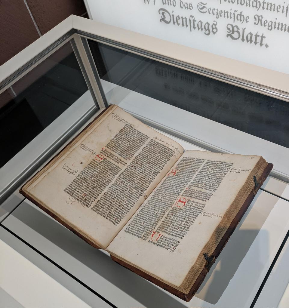 SarevokFC's tweet image. Il malleus maleficarum, così innocente, nella sfiancante attesa di un tuittero moderato che voglia farlo suo per trarne spunto: