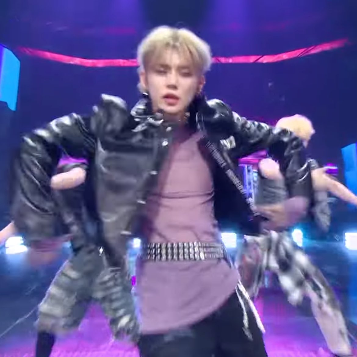 birdofmidnights's tweet photo. rip hannah montana you would’ve loved choi yeonjun https://t.co/RhbCGvs1GO