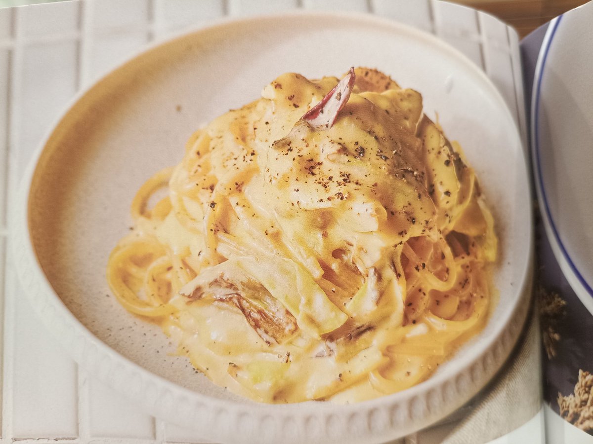 DollysBabylon's tweet image. ドリーのパスタチャレンジ
レシピNo.36
キャベツのぺぺたまパスタ
卵のパスタって火の入れようが
難しいよね💦
どうやったら濃厚になるんやろか🤔
カルボナーラに近くて美味し🥰
👈出来上がり レシピ本👉