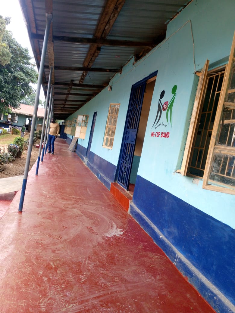 Honcalebamisi's tweet image. This afternoon, I officially opened six modern classrooms at Holy Trinity Saboti High School in Saboti Ward—another strong step in our journey to uplift education in Saboti Constituency. 

The quality of education here continues to rise, and I remain committed to creating equal…