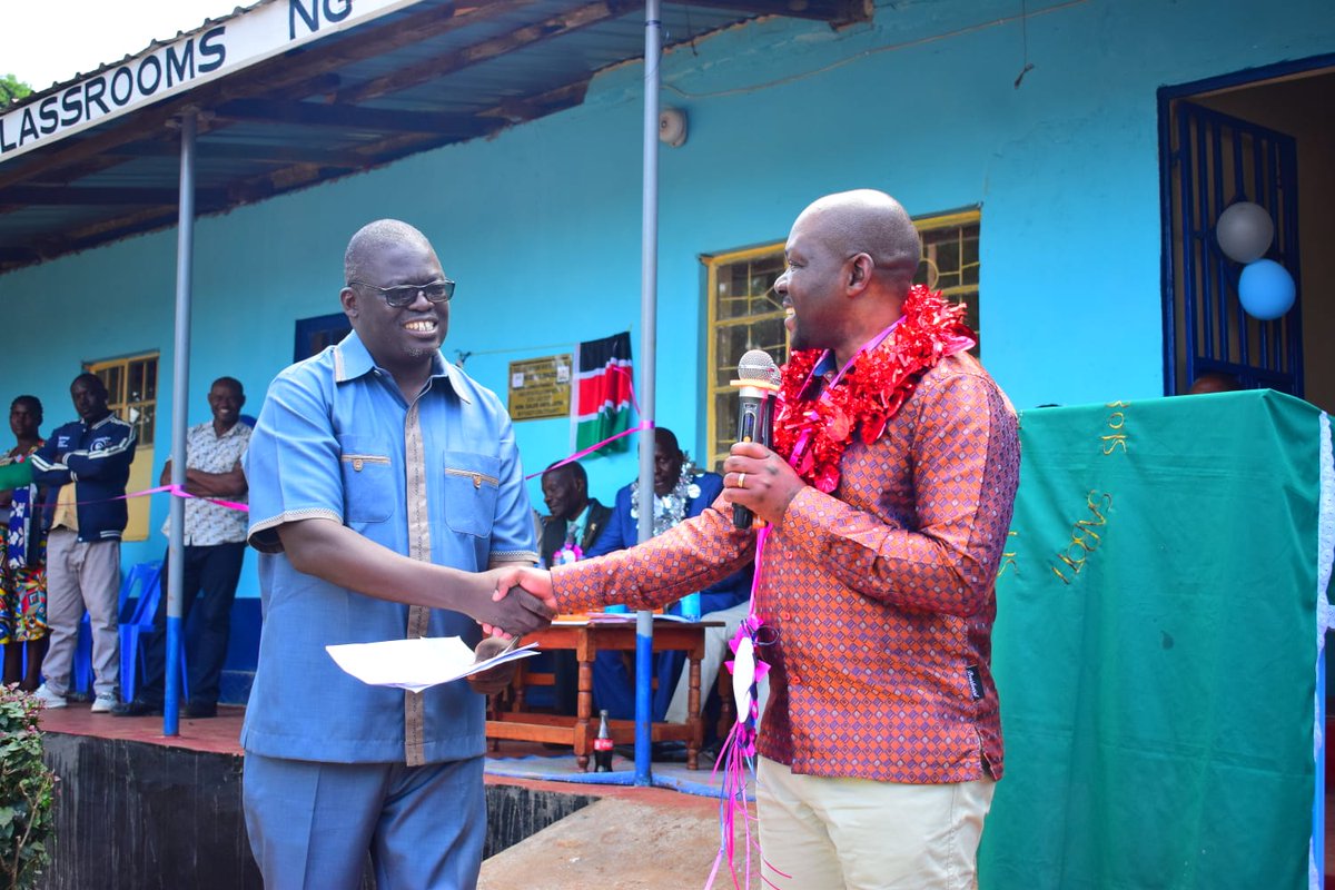 Honcalebamisi's tweet image. This afternoon, I officially opened six modern classrooms at Holy Trinity Saboti High School in Saboti Ward—another strong step in our journey to uplift education in Saboti Constituency. 

The quality of education here continues to rise, and I remain committed to creating equal…