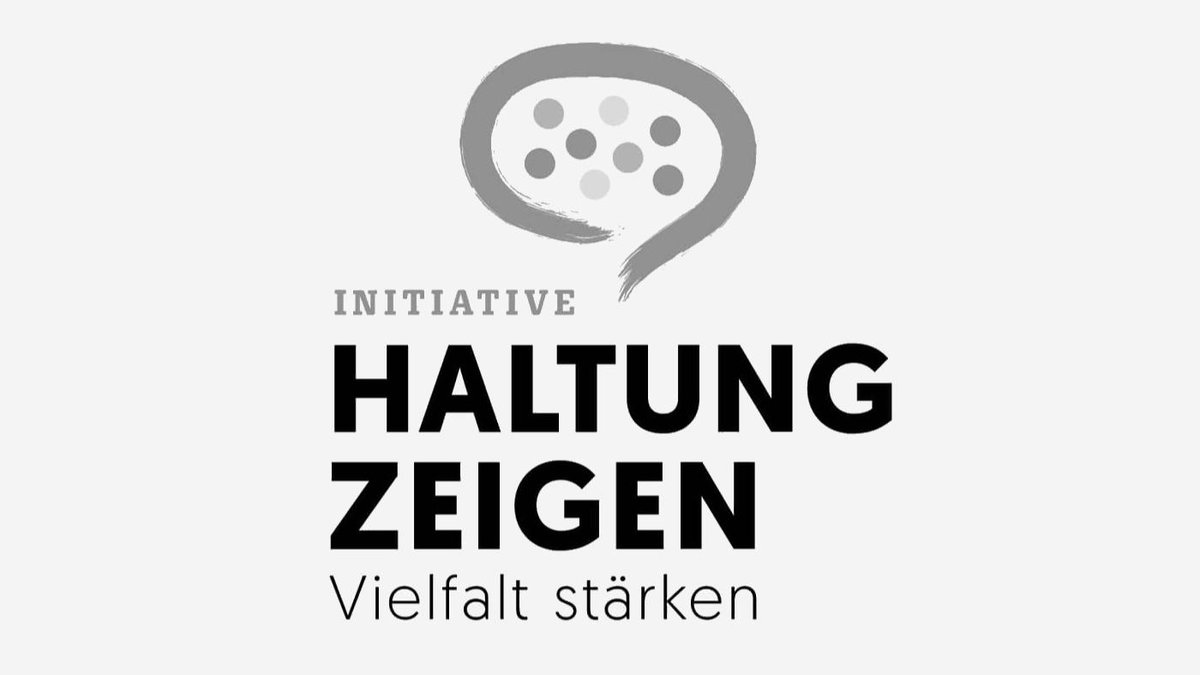 KaiserBenKaiser's tweet image. Wenn Linke keine Argumente mehr haben, dann zeigen sie „Haltung“. „Haltung zeigen“ ist die sprachliche Fratze des am Staatstrog vollgefressenen Spießers.
Dabei bedeutete dieser Ausdruck einst viel mehr als Konformität und Feigheit. Es bedeutete beispielsweise, dass ein Einzelner…