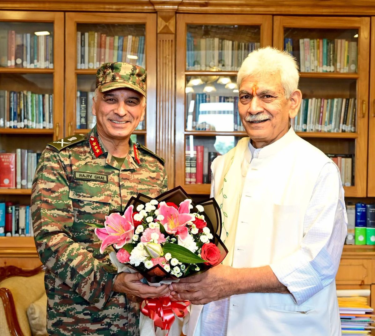 AdityaRajKaul's tweet image. Lt. Gen. Rajiv Ghai, Deputy Chief of Army Staff (Strategy) and Director General Military Operations (DGMO) called on J&K Lt. Governor Manoj Sinha on Friday to discuss prevailing security scenario in Jammu & Kashmir.
