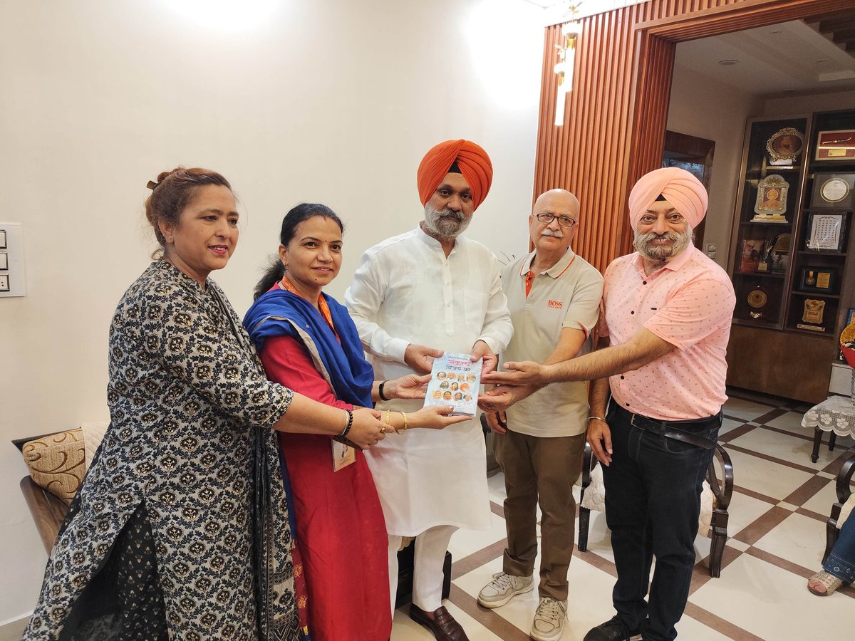 jagdipskahlon's tweet image. Grateful to Prof. Kulvinder Singh ji (Secretary), Geeta Ahuja ji (Joint General Secretary), and Mr. Jagmohan Saluja ji, Sanyojak, West Zone of Dadhichi Deh Dan Samiti for their warm wishes and gracious honor on my re-election as General Secretary of DSGMC.
Your support and…
