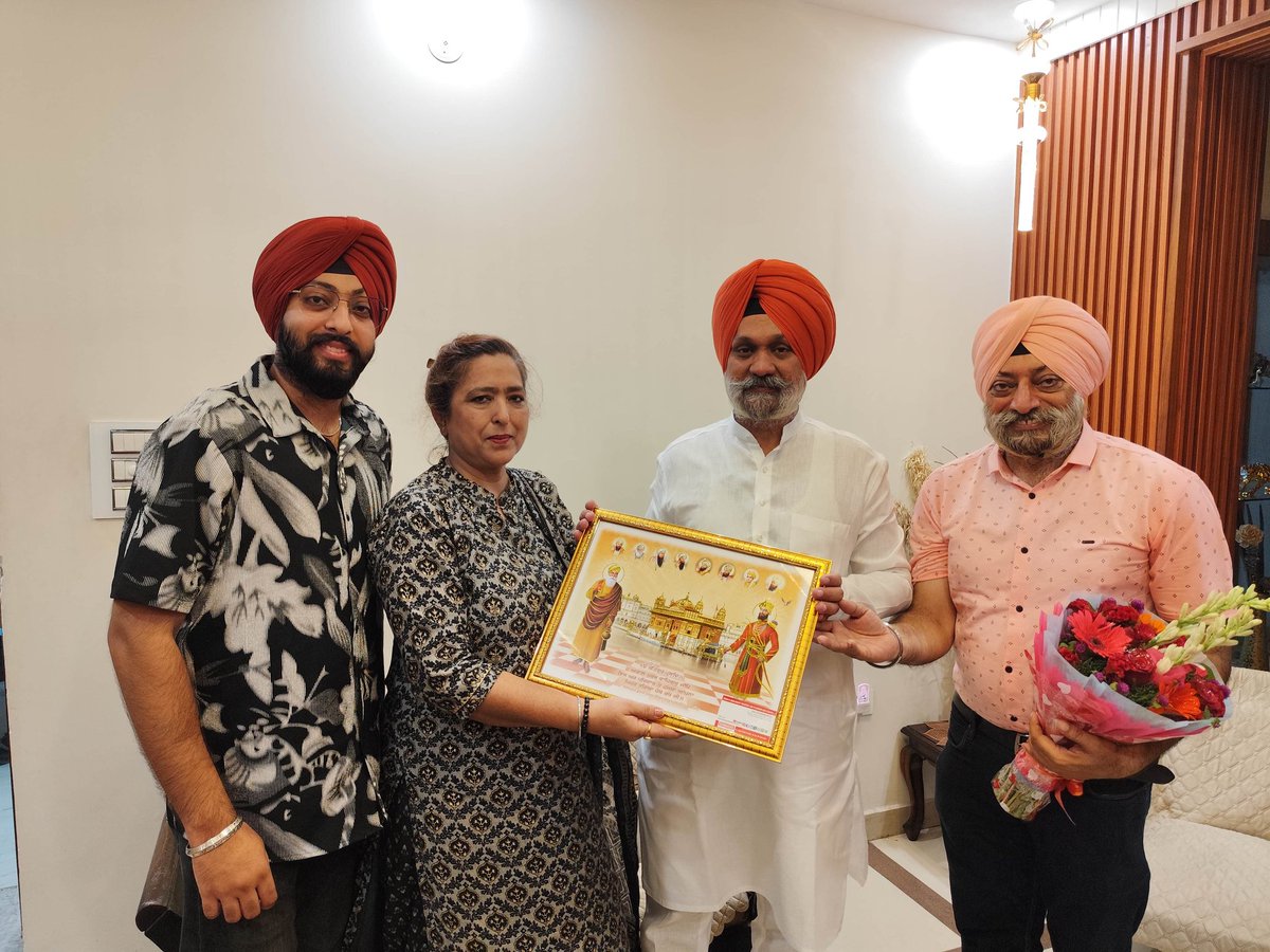 jagdipskahlon's tweet image. Grateful to Prof. Kulvinder Singh ji (Secretary), Geeta Ahuja ji (Joint General Secretary), and Mr. Jagmohan Saluja ji, Sanyojak, West Zone of Dadhichi Deh Dan Samiti for their warm wishes and gracious honor on my re-election as General Secretary of DSGMC.
Your support and…