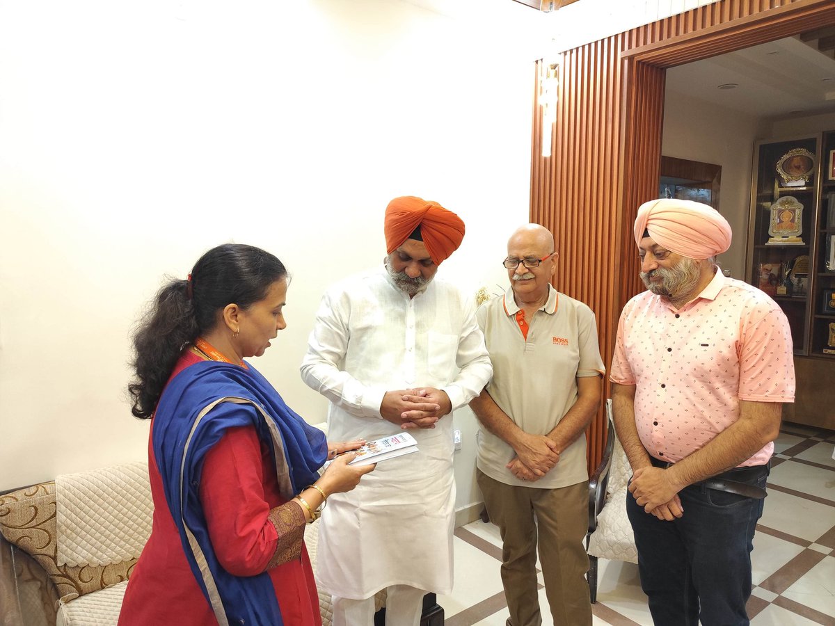 jagdipskahlon's tweet image. Grateful to Prof. Kulvinder Singh ji (Secretary), Geeta Ahuja ji (Joint General Secretary), and Mr. Jagmohan Saluja ji, Sanyojak, West Zone of Dadhichi Deh Dan Samiti for their warm wishes and gracious honor on my re-election as General Secretary of DSGMC.
Your support and…