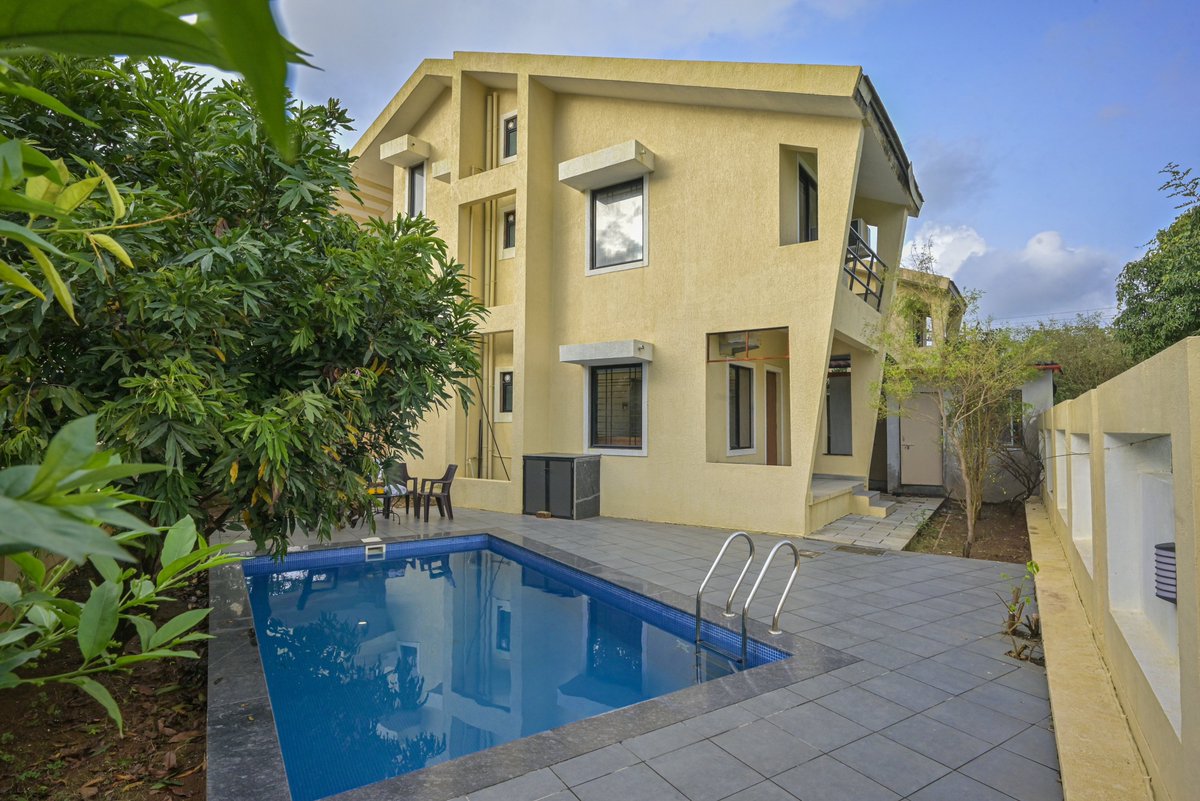 breakationtrips's tweet image. 🌧️"Some journeys are best taken in the rain."🌿
•
✨ 5 BHK Nature view Villa— just ₹17,250/night for up to 10 guests (on weekday)
📍 lonavala ↝ BT Eton
•
📞 Call Us: +91 85912 97379
🔗 Book Now: breakationtrips.com/product/btinmh…
•
#BreakationTrips #StaycationGoals #RainyRetreat