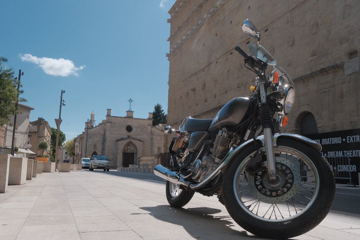 maybeisao's tweet image. SR400 🇫🇷
#南仏　#オランジュ
