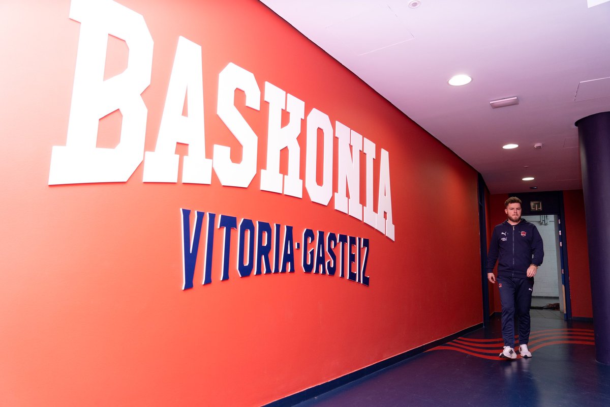 NachoJuan_'s tweet image. Gracias,

A Vitoria por la acogida.
Al @Baskonia por la oportunidad.
A su afición por estar ahí siempre.
Al staff por cuidarme.
A Pablo por la confianza.

Siento que las cosas no saliesen. Digo adiós orgulloso de haber pertenecido a un club muy especial.

Mila esker.