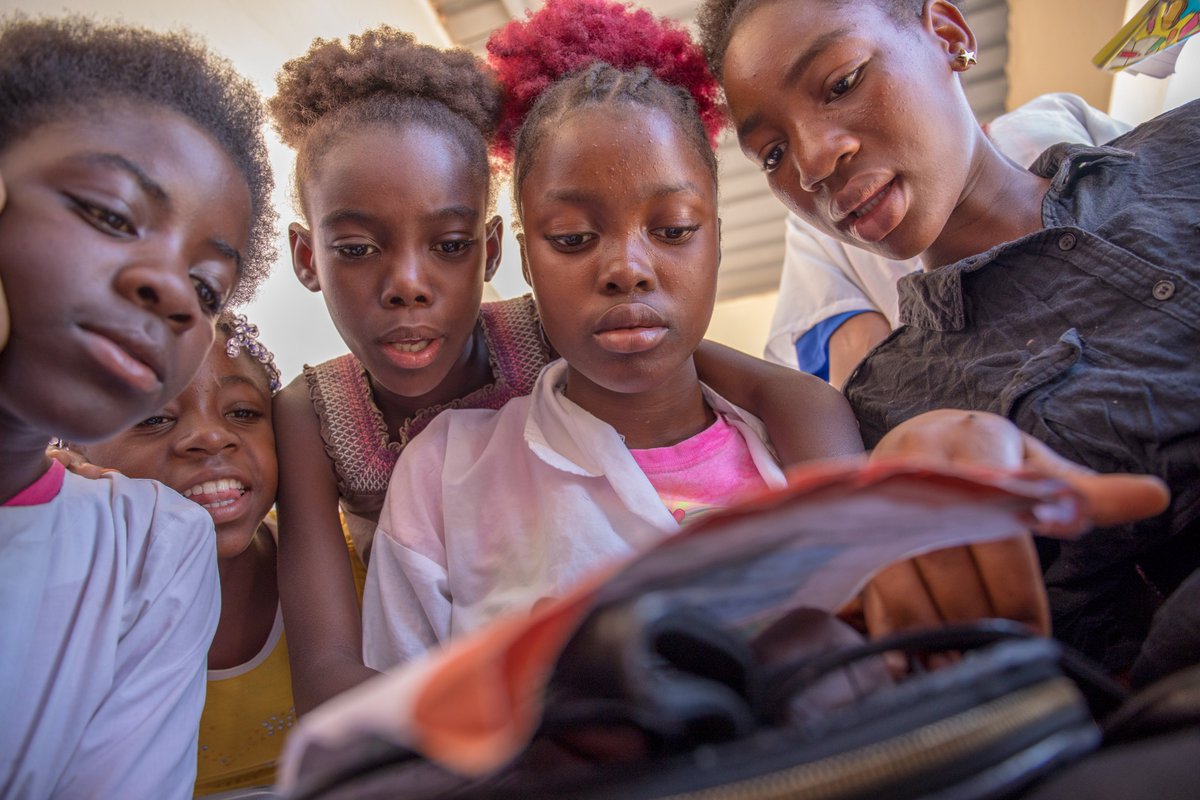 pnud's tweet image. ¡Hoy es el Día Internacional de las Mujeres y Niñas Afrodescendientes!
Si invertimos en...
📚 Educación
⚕️ Salud
⚖️ Justicia
🗣️ Liderazgo
...abrimos caminos para que rompan barreras.
Celebremos su fuerza, resiliencia y potencial, y construyamos un mundo donde todas prosperen.