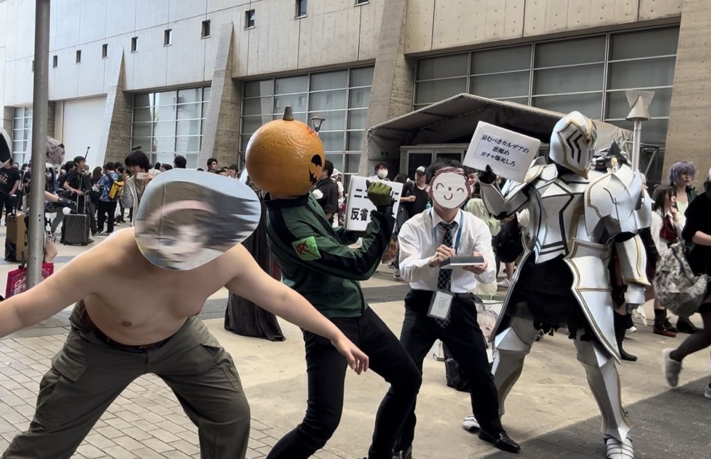 l9a_w's tweet image. #上手いとか下手とかそういうのは関係なく自分が気に入っている写真を1枚選ぶ
ニコニコ超会議で通行人にネタアベンジャーズって言われた時の