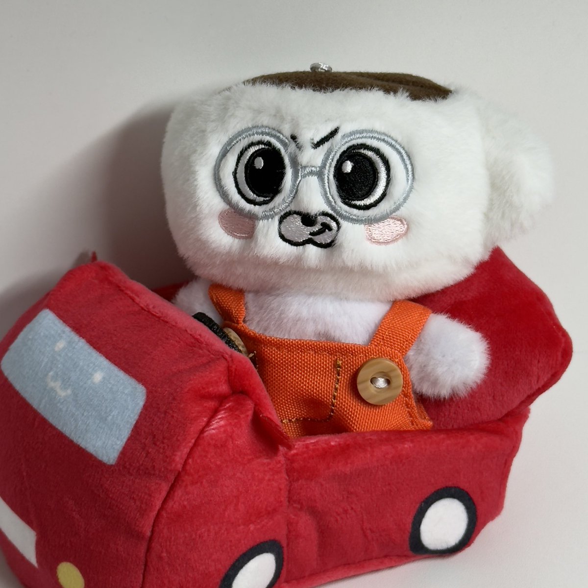 hw5220's tweet image. ....다이소에서 각랑이 옷 사줬어요
