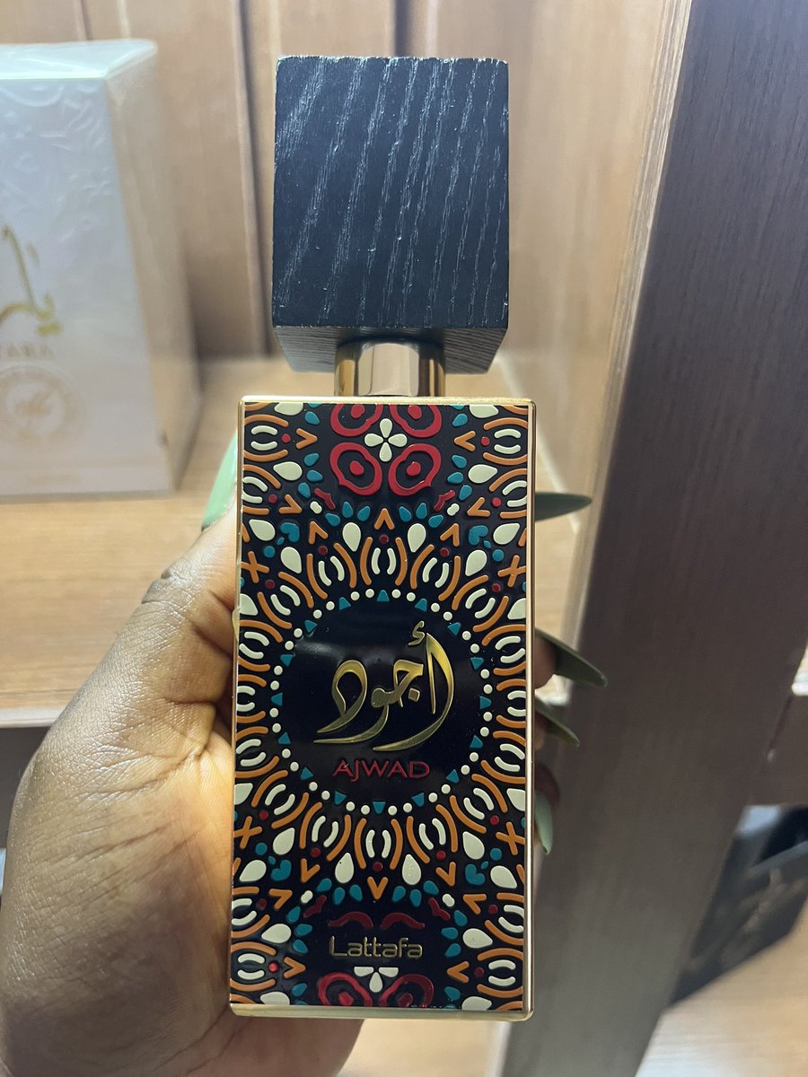 The_Emata's tweet image. Lattafa Ajwad
🏷️30k
Strong Sillage and longevity of rose, fruits, sweet and floral