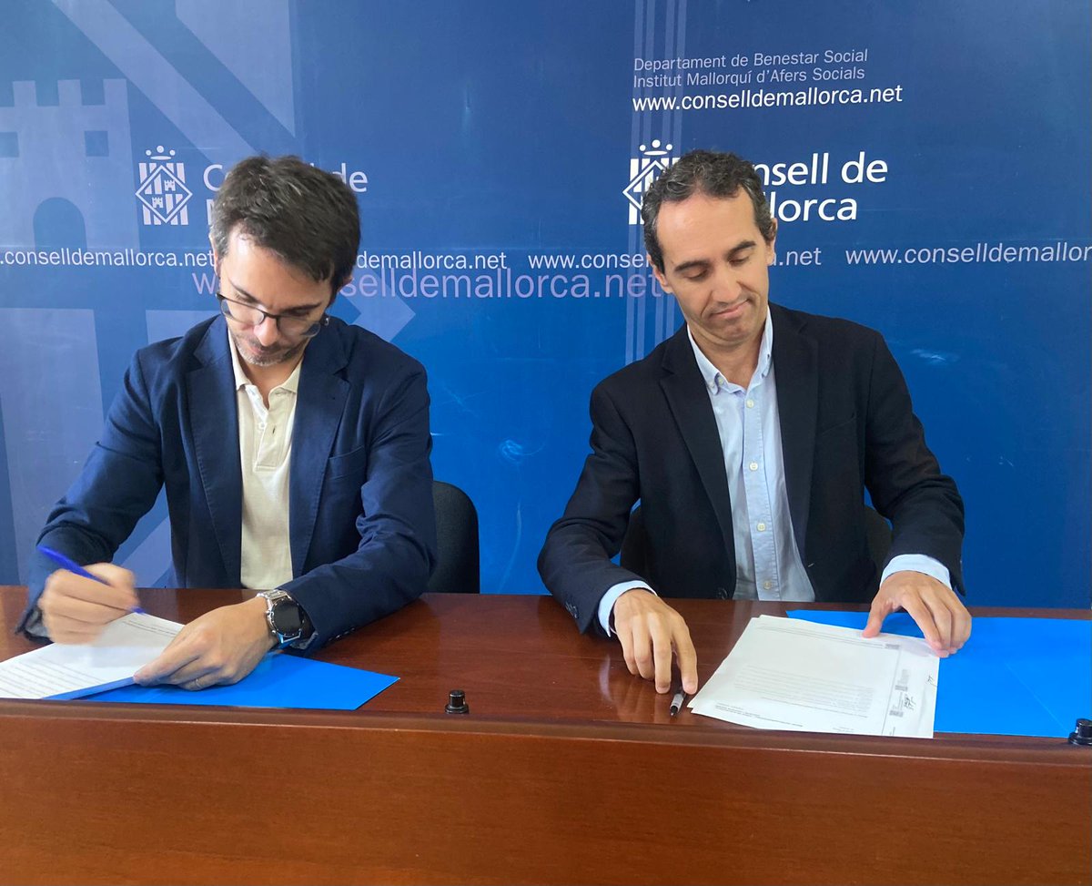 imasmallorca's tweet image. 🤝 Impulsam amb @UNIVERSIDAdema la salut bucodental i nutricional de la gent gran amb tallers preventius impartits als CPAPs per alumnat de grau.

🦷 Un projecte per promoure hàbits saludables i envelliment actiu amb mirada comunitària.

ℹ️ bit.ly/ConveniIMASADE…