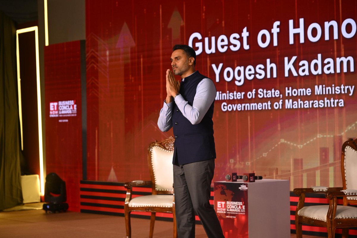 iYogeshRKadam's tweet photo. ET Now या प्रख्यात इंग्रजी मिडीया हाऊसतर्फे आयोजित करण्यात आलेल्या ET https://t.co/2lweyPhEwP Business Conclave & Awards 2025 या  सोहळ्यात सन्मानीय अतिथी म्हणून उपस्थित राहिलो .

या प्रसंगी व्यवसाय, जागतिक बाजारपेठ, भारतातील संधी आणि आधुनिक तंत्रज्ञान या अनुषंगाने विविध विषयांवर चर्चा करण्याची संधी मिळाली. महाराष्ट्र सरकारचा एक प्रतिनिधी या नात्याने उपस्थितांसह सरकारच्या अनेक उपक्रमांविषयी आणि कामगिरीविषयी संवाद साधला.

सायबर क्राईम हे आपल्या देशापुढील एक मोठे संकट आहे आणि संबंधित खात्याचा मंत्री या नात्याने सायबर गुन्हेगारी रोखून नागरिकांच्या मनातील भय कमी करण्यावर आमचा भर असल्याचे यावेळी सांगितले. यासाठीच १००० कोटींची गुंतवणूक करून  महाराष्ट्र सरकार राबवत असलेल्या सायबर सिक्युरिटी प्रोजेक्टची तपशीलवार माहिती यावेळी दिली. 

याशिवाय ऑनलाईन गेमिंग विरोधातली शासनाची कारवाई असो किंवा वाळू माफियांविरोधात उघडलेली धडक मोहीम असो, अशा विविध माध्यमातून महाराष्ट्रात सुशासन रावबिण्यासाठी सरकार प्रयत्नशील असल्याची भूमिका मांडली.

🗓️ २४ जुलै २०२५ |📍 वांद्रे, मुंबई

@Shivsenaofc
@ETNOWlive

#Shivsena #Yogeshkadam #MumbaiEvent #ETNowBusinessConclave2025 
#CyberSecurity #DigitalSafety #Mumbai  #Maharashtra