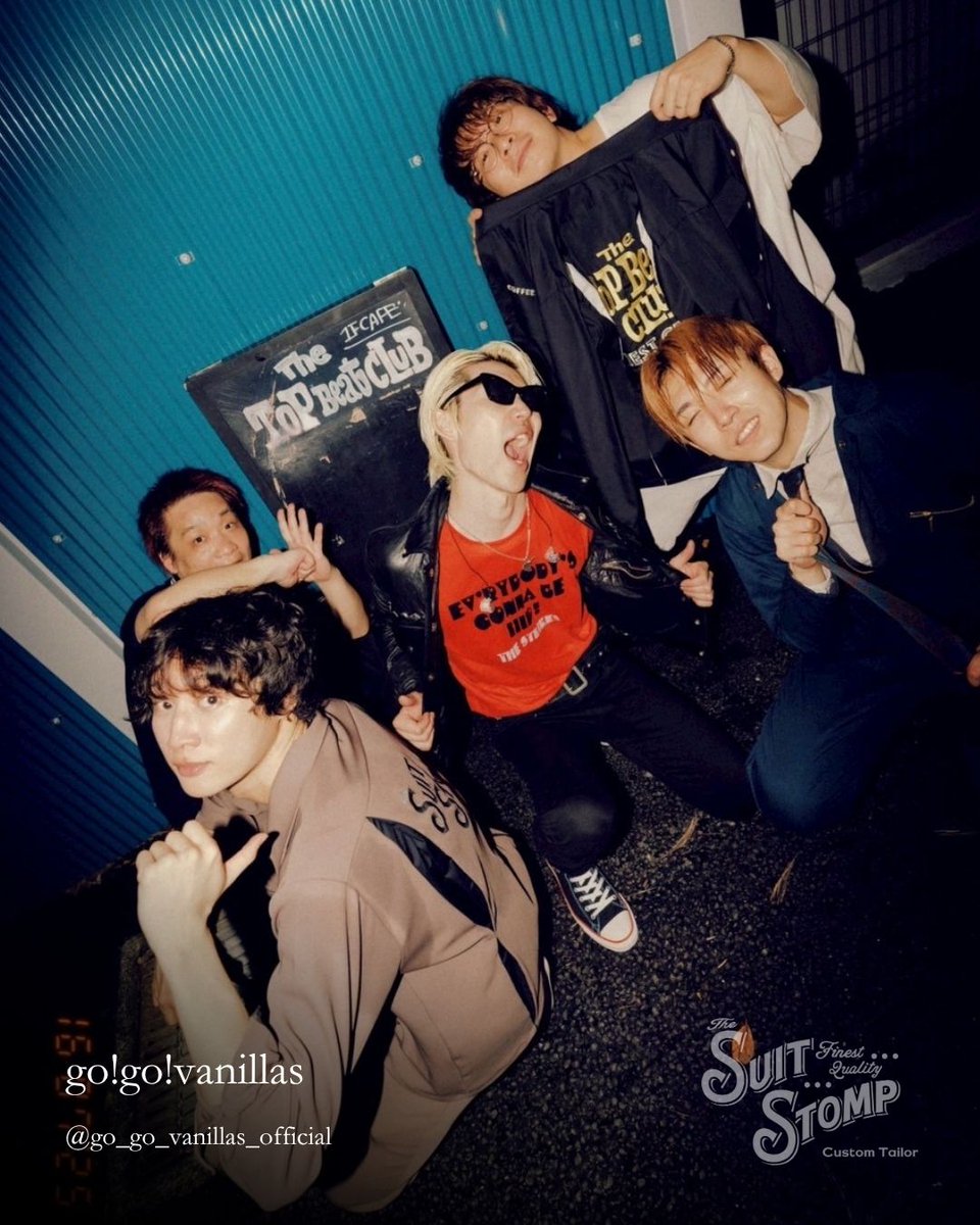 suitstomp's tweet image. TOP BEAT CLUBでのLIVEにgo!go!vanillasが出演。
牧くんがSUIT STOMPセットアップを着用してくれました。
彼らが敬愛するTHE STRIKESとのツーマン。
「最高の夜だった」と語るLIVEに衣装に選んでもらえてとてもうれしいです!
PHOTO: @renzomasuda
@maggiee___mae
@go_go_vanillas
#suitstomp