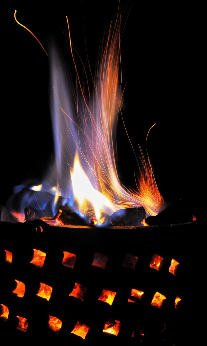fromsamslens's tweet image. Agni, 
The sacred fire and divine spark of light,  
Consumes the old, 
births anew in holy rite.  
Messenger to gods, 
with flames that dance and soar,  
In Vedic hearts, you blaze, eternal core.
——————
For the love of fire within 
—————————
#FireFriday 
#theme_pic_India_agni