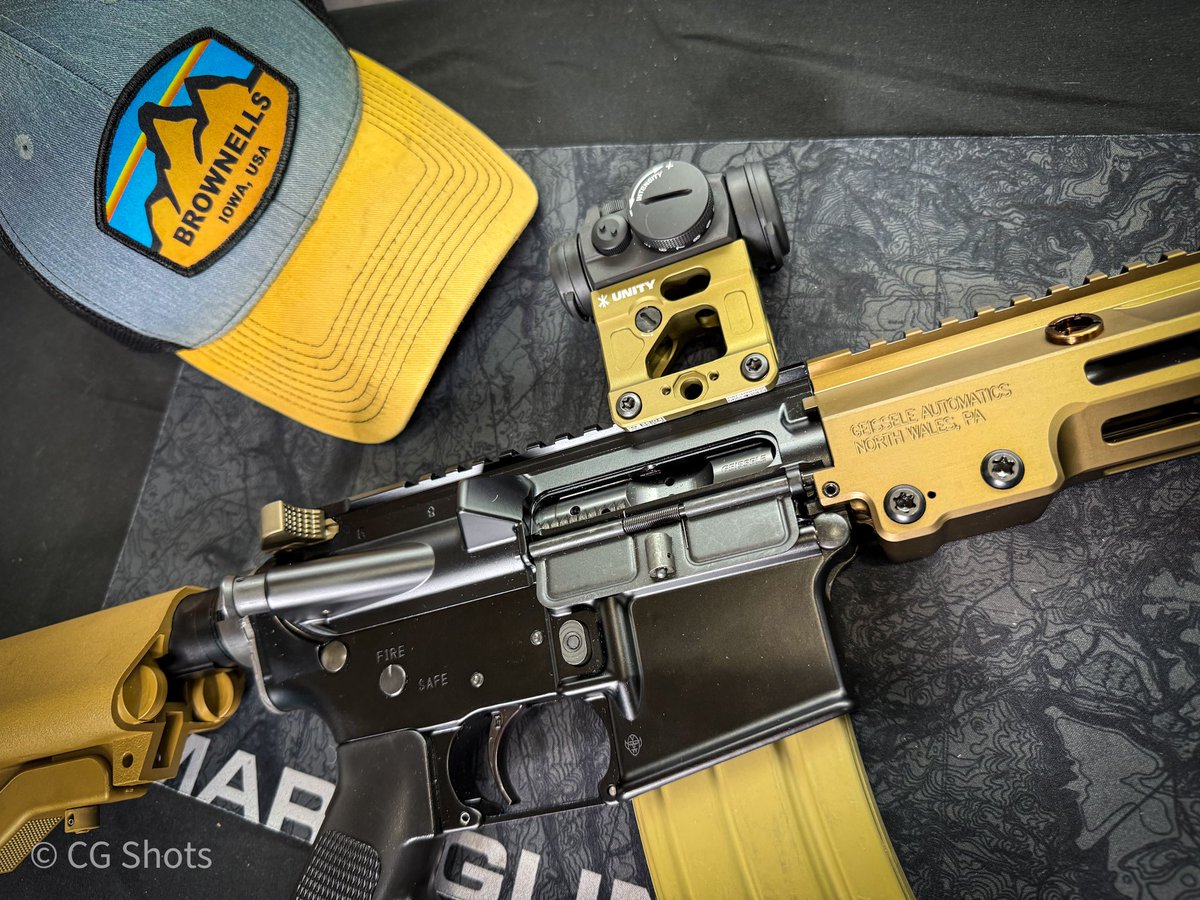 christian_grest's tweet image. Finally!!! A major piece to my @geissele URG-I project…. The @aimpointusa T2 mounted up on the @unitytactical FAST mount. Fresh off the truck from @brownellsinc. Still need a few more items but she’s looking better every day. #urgi #geissele #aimpoint #clone #unitytactical…
