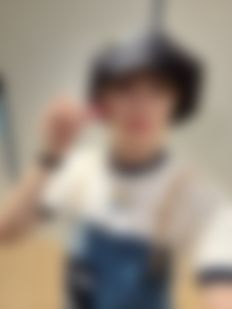 WOLFHOWLHARMONY's tweet image. ［ WOLF BLOG更新🐺📕]

#RYOJI        &quot; 店長 &quot; 
#SUZUKI     &quot; てんちょー &quot;
#GHEE         &quot; 🕴🏻🕴🏻 &quot;
#HIROTO     &quot; 🍽️ &quot;

🔗whh.exfamily.jp/s/ldh12/diary/…

#WOLFHOWLHARMONY #WHH