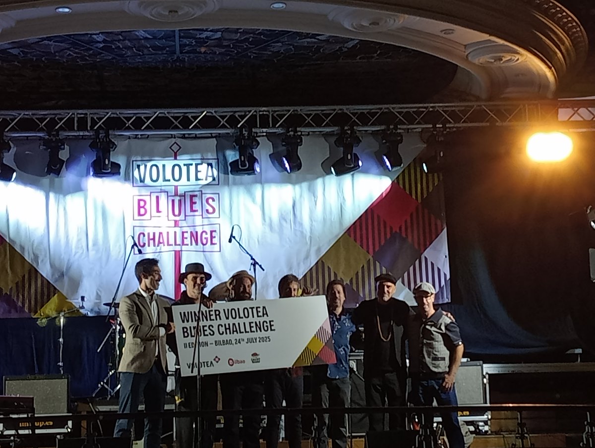 Ultrasonicos1's tweet image. Sirjo Cocchi & Balta Bordoy- The Blues Way, resultaron ser los ganadores del concurso @volotea Blues Challenge dentro de la primera jornada del #Bilbao Blues Festival tras la final en el Kiosko del #Arenal. Viajarán en 2026 a #Polonia.
lc.cx/lP0i-N