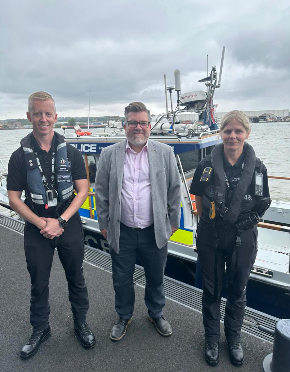 MPSonthewater's tweet image. Today marks World Drowning Prevention Day, and with that in mind, the Marine Policing Unit was pleased to welcome MP James Asser (West Ham &amp;amp; Beckton) for a visit. We discussed water safety and the importance of introducing it into schools.#respectthewater