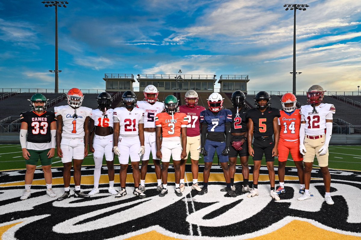 CPMGServices's tweet image. Meet me inside the 2025 Bibb County Athletics Media Day photo shoot @BibbAthletics