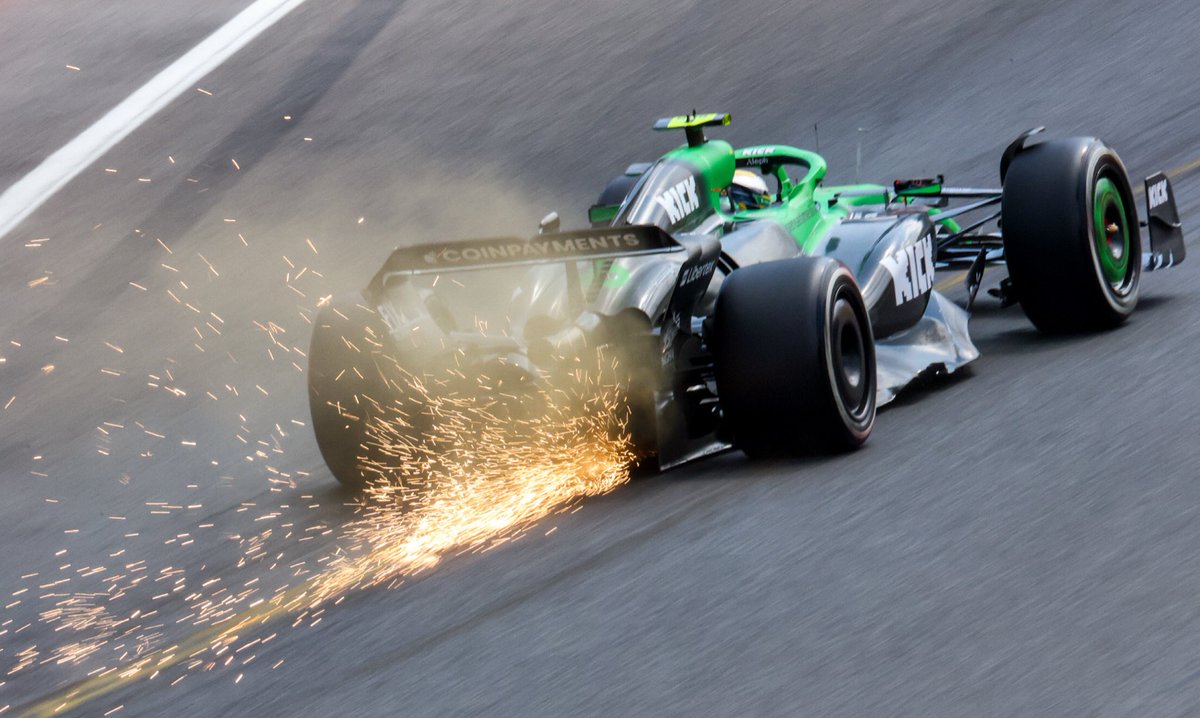 xavigazquez's tweet image. Hi guys, from my camera 📸 in the #BelgianGP #FP1
.
#xaviimages #aeroporn #f1technicalphotographer 📸
.
#F1 #formula1 #F1Tech #eaurouge #sparks 💥💥💥
.
@stakef1team_ks @circuitspa
.