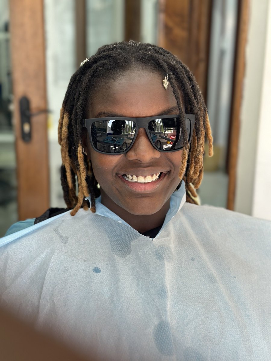 Braces off, and just like that... it's a brand new smile!

After months of commitment and care, our amazing patient gets to enjoy the confidence of aligned teeth and a smile they truly feel proud of.

Start your smile journey: rb.gy/rns3k6
☎ 0700 654317 or 0733 654317