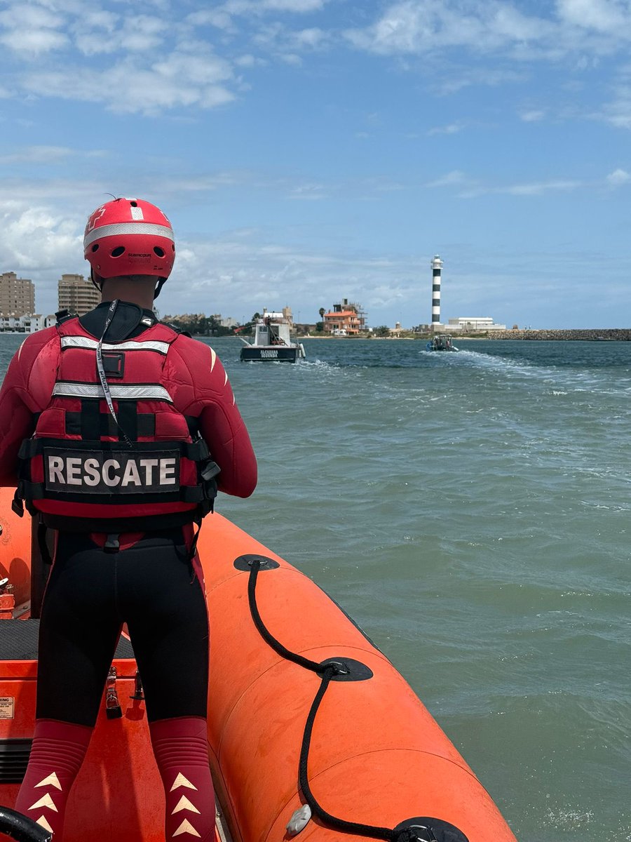 CruzRojaRMurcia's tweet image. Activamos #LSAtenea para asistir a una embarcación con problemas mecánicos en las inmediaciones de #IslaGrosa #LaManga
Escoltamos al @puertotmaestre
#PlanCopla
@112rmurcia
#SalvamentoMaritimo