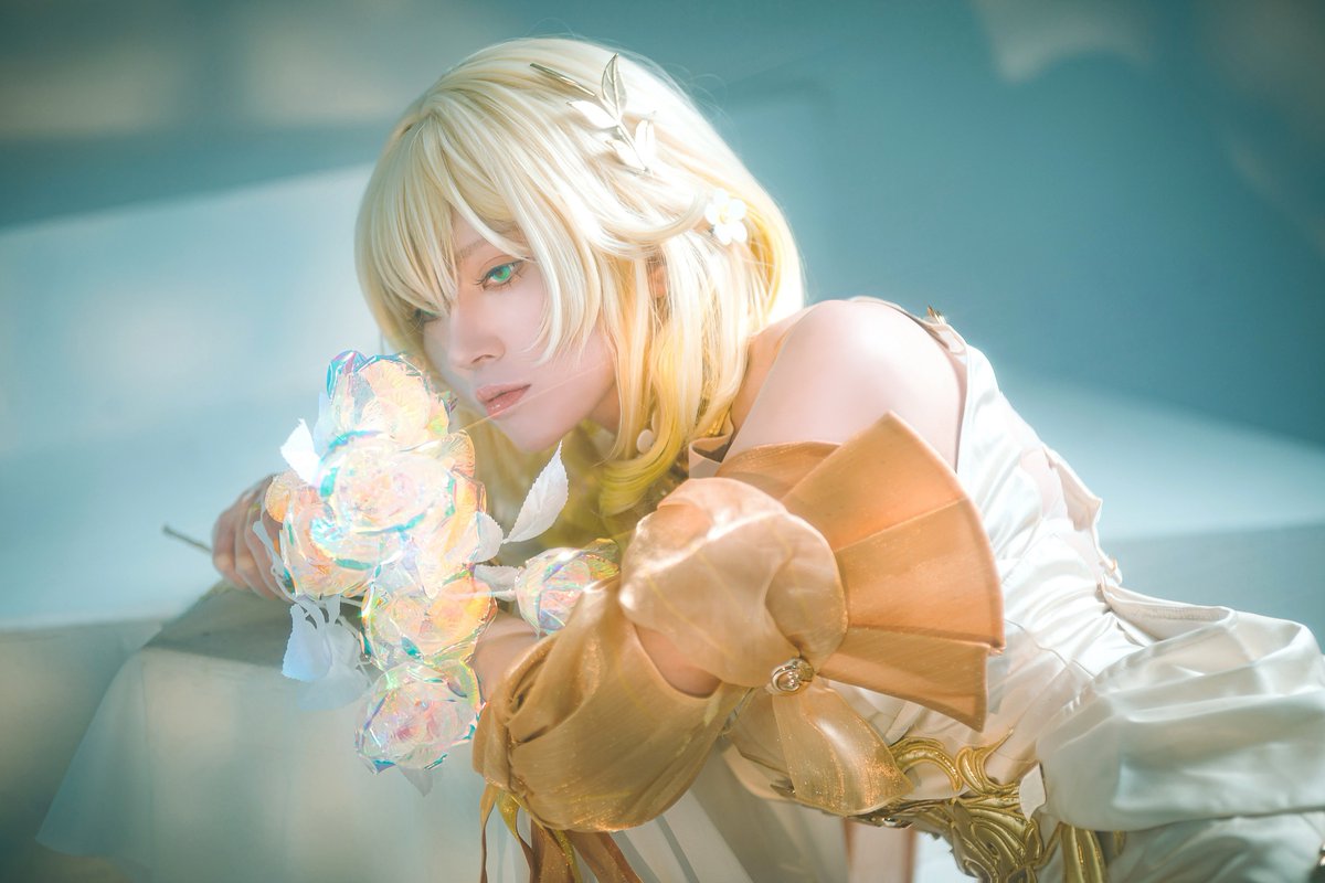 Lowji's tweet image. 𝘛𝘩𝘦 𝘎𝘰𝘭𝘥𝘸𝘦𝘢𝘷𝘦𝘳.

𝘈𝘨𝘭𝘢𝘦𝘢:@riko_clp 
𝘗𝘩𝘰𝘵𝘰:@Lowji
#HonkaiStarRailCosplay