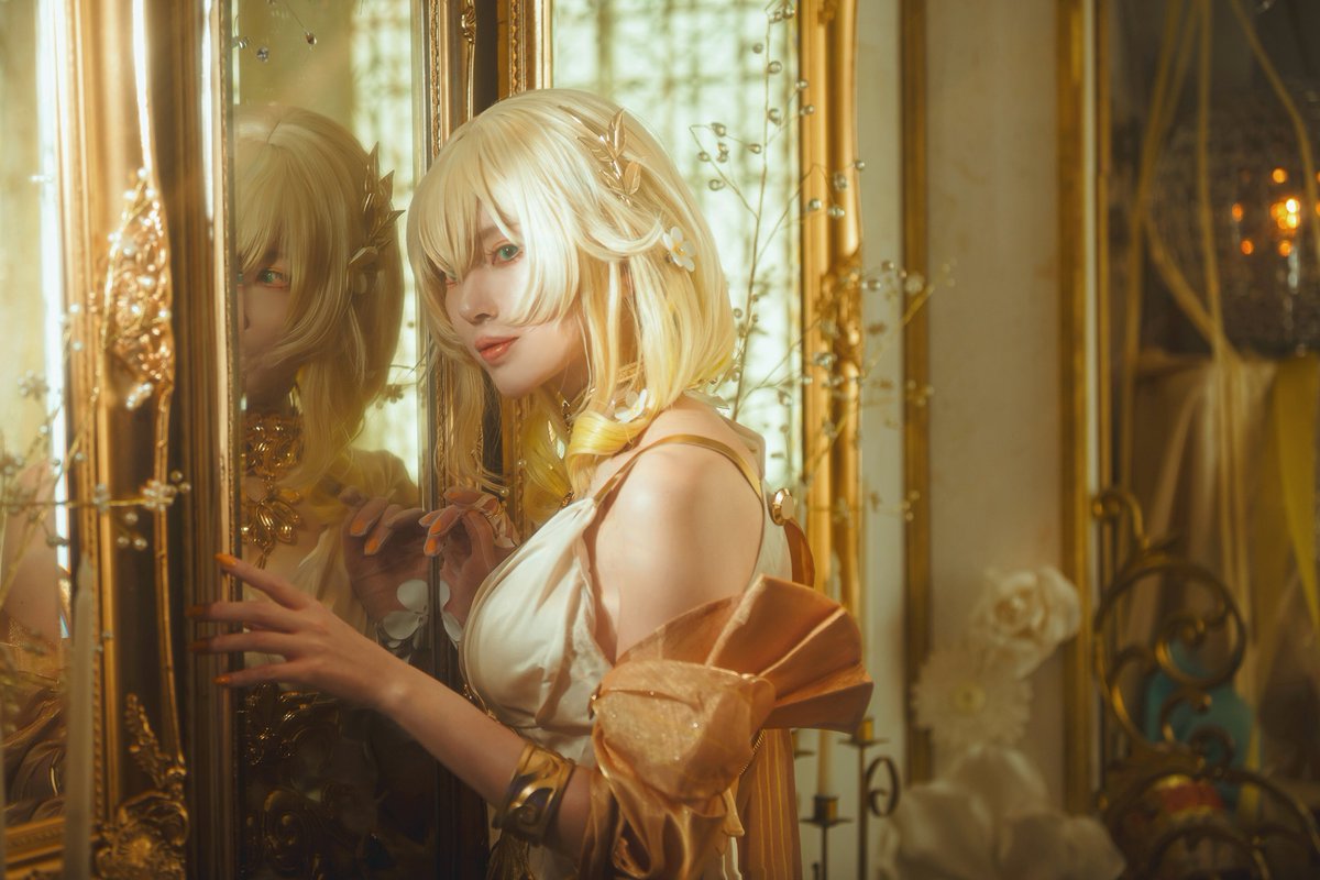 Lowji's tweet image. 𝘛𝘩𝘦 𝘎𝘰𝘭𝘥𝘸𝘦𝘢𝘷𝘦𝘳.

𝘈𝘨𝘭𝘢𝘦𝘢:@riko_clp 
𝘗𝘩𝘰𝘵𝘰:@Lowji
#HonkaiStarRailCosplay
