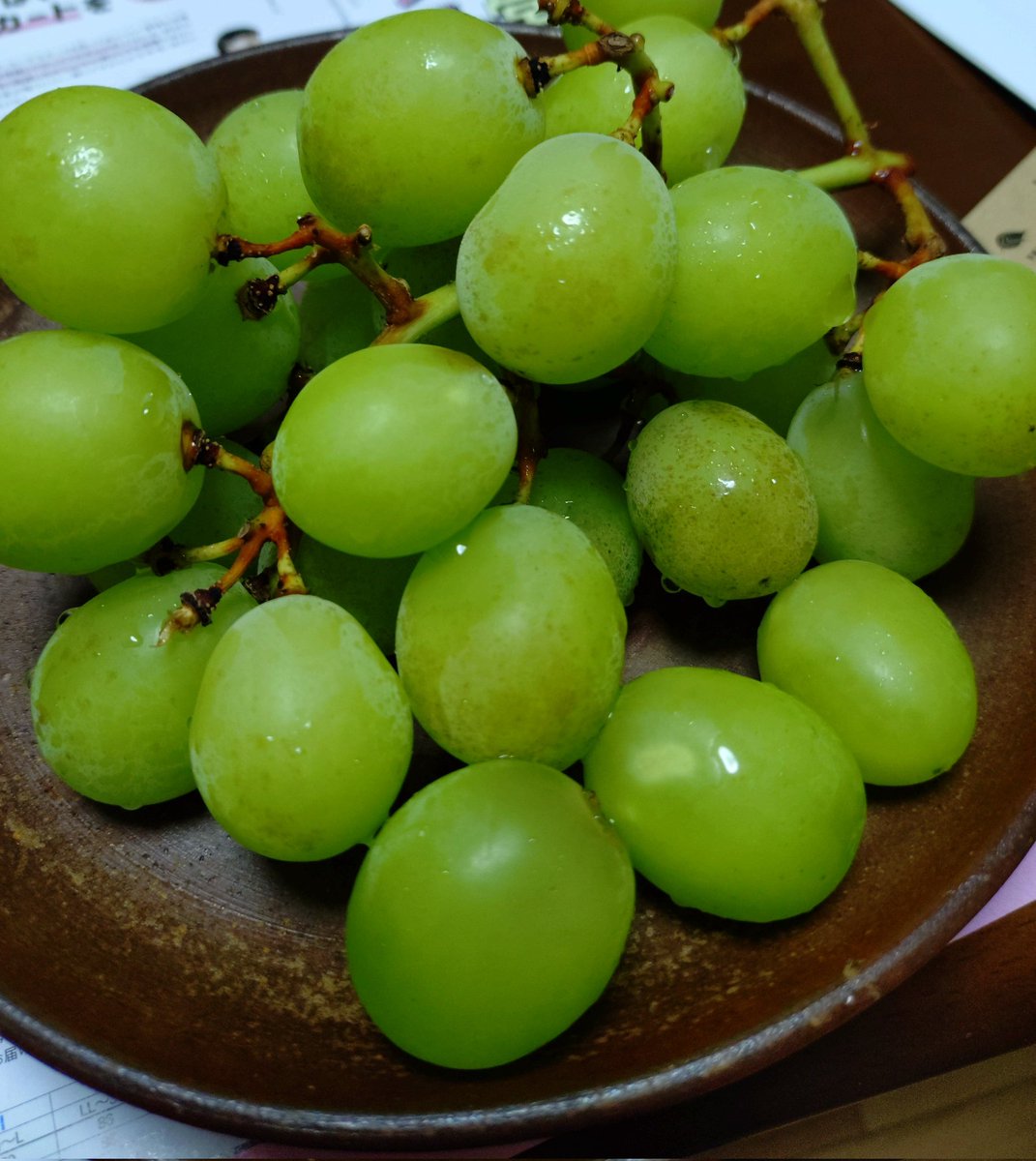 栃木からぁー
果物王国の岡山にぃー
シャインマスカット★━━━━(≧▽≦)━━━━★
きちゃー

めちゃ甘い　うまい
感謝(ㅅ´꒳` )
#岡山VS栃木