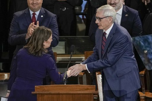 billberrienwi's tweet image. Blind insults when you should be fostering relationships to create a better future for our state isn't leadership. As governor, I look forward to working together with President Trump for a stronger, safer Wisconsin. zurl.co/vH6WB