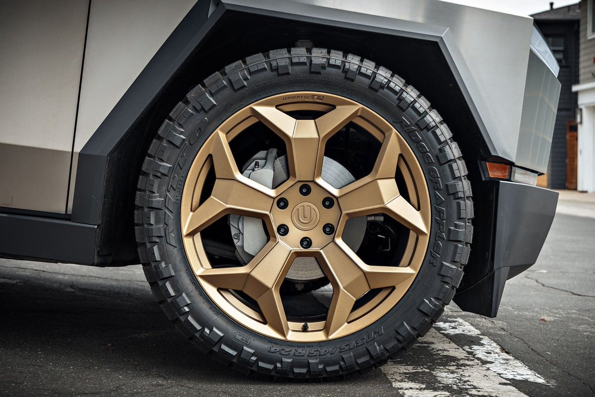 DennisCW | wen ms refresh (@denniscw_) on Twitter photo 🚨 NEW: CYBRSPOKE Wheels for Tesla Cybertruck by <a href="/UnpluggedTesla/">UNPLUGGED PERFORMANCE</a> !
💪 Forged = Lighter + Stronger than cast wheels
🧱 Brutalist Y-Spoke Design matches the Cybertruck’s sharp angles
Now the real question…
Which color to get?!
🟤 Bronze
⚫ Black
🩶 Titanium 🚨 NEW: CYBRSPOKE Wheels for Tesla Cybertruck by <a href="/UnpluggedTesla/">UNPLUGGED PERFORMANCE</a> !
💪 Forged = Lighter + Stronger than cast wheels
🧱 Brutalist Y-Spoke Design matches the Cybertruck’s sharp angles
Now the real question…
Which color to get?!
🟤 Bronze
⚫ Black
🩶 Titanium
